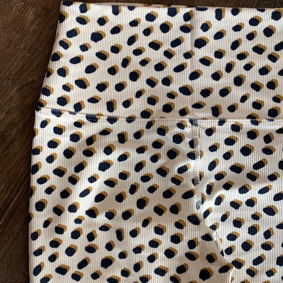 Beach Riot leggings. Size medium. Tan, black, & caramel spots. - Picture 2 of 3
